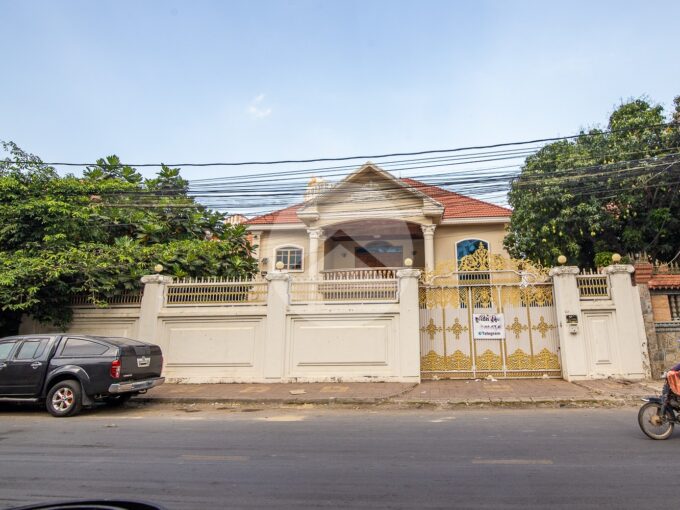 6 Bedroom Villa For Rent - Boeung Kak 1