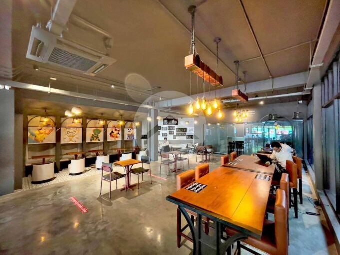 300sqm Retail Space For Rent - BKK1