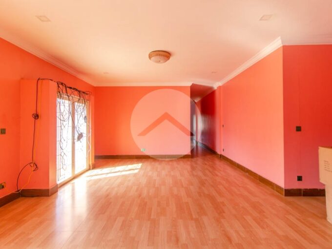 7 Bedroom Commercial Shophouse For Rent - Sala Kamreuk
