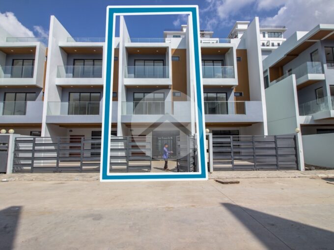 4 Bedroom Link House For Sale - Borey Woodland