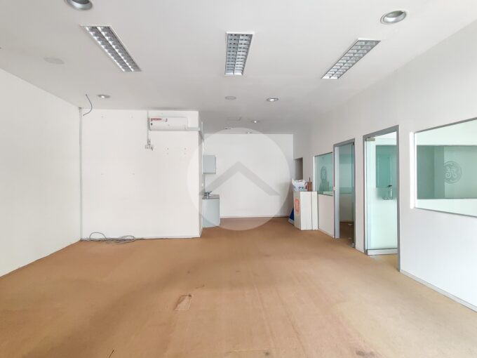 115 Sqm Commercial Space For Rent - Daun Penh