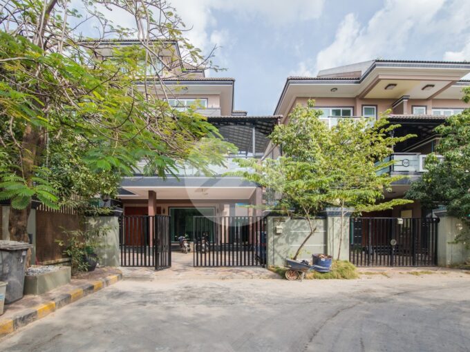 9 Bedroom Villa For Rent - Borey 999 New York