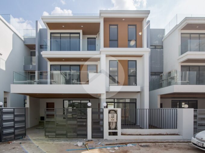 5 Bedroom Queen Villa For Sale - Hun Sen Blvd