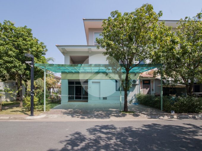 5 Bedroom Villa For Sale - Camko City