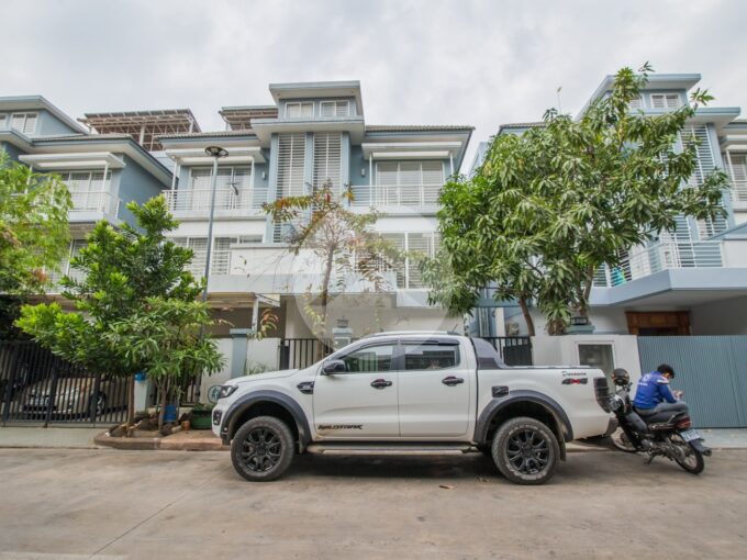 4 Bedroom Twin Villa For Rent - Russey Keo