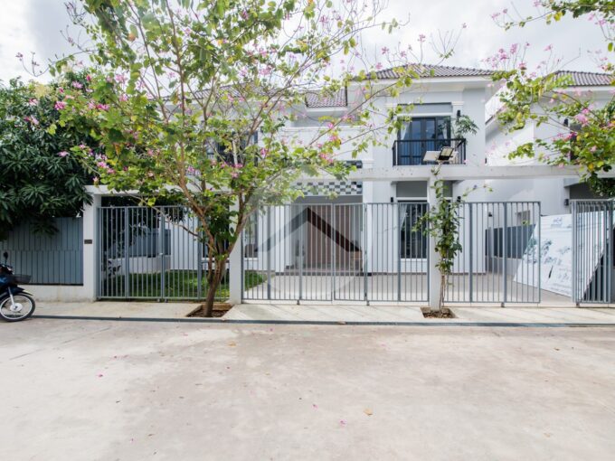 3 Bedroom Villa For Sale - Borey Kunna Thor