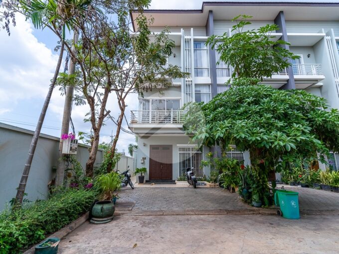 3 Bedroom Flat House For Sale - Svay Dangkum