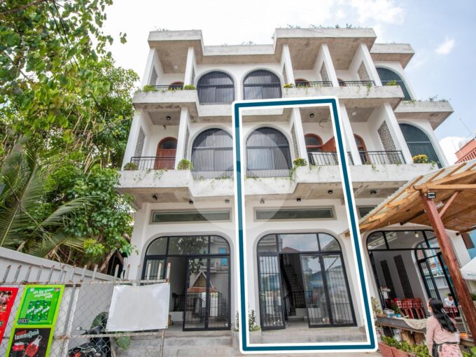 2 Bedroom Commercial Shophouse For Rent - Slor Kram