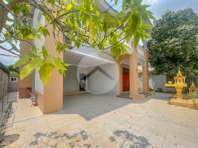 4 Bedroom Villa For Rent - Bassac Garden City
