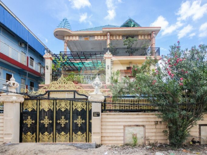 4 Bedroom Villa For Sale - Chaom Chau