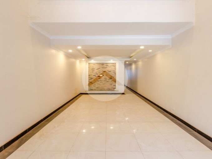 4 Bedroom Commercial Shophouse For Rent - Wat Damnak