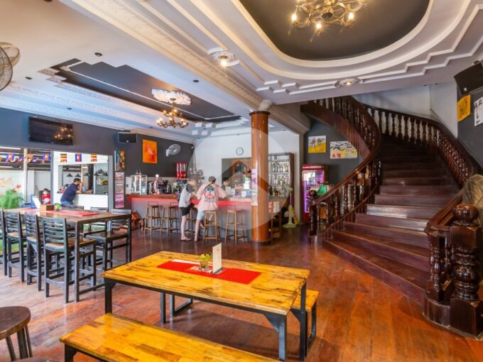 5 Bedroom Commercial Villa For Rent - BKK1