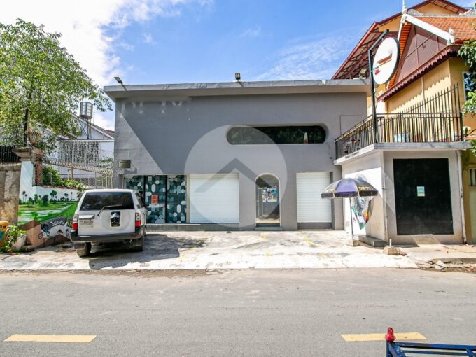 300 Sqm Retail Space For Rent - BKK1