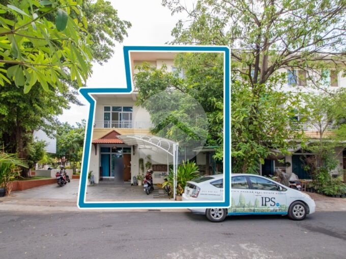 5 Bedroom Villa For Sale - Borey Camko City