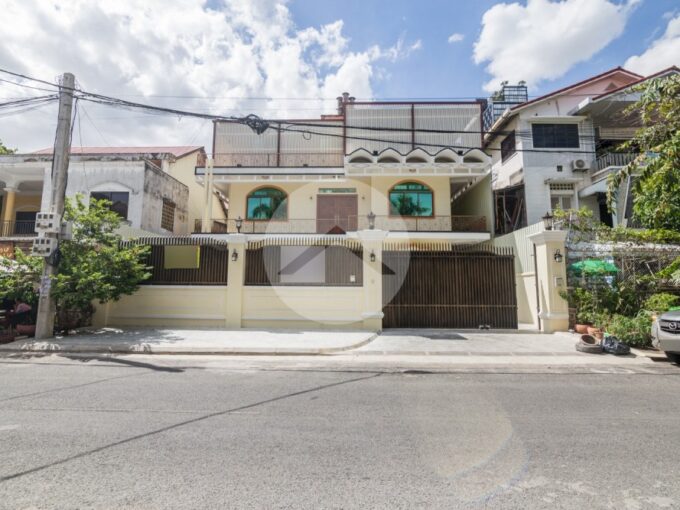 11 Bedroom Villa For Sale - Boeung Raing