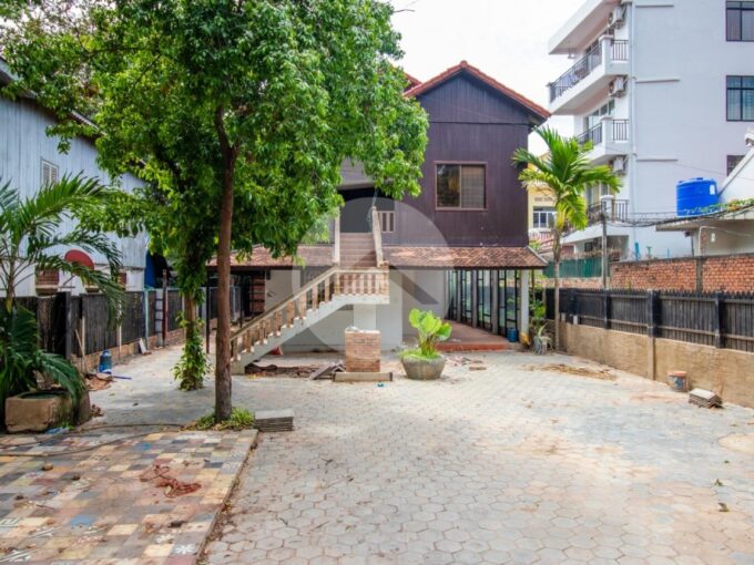 4 Bedroom Commercial Villa For Rent - Slor Kram