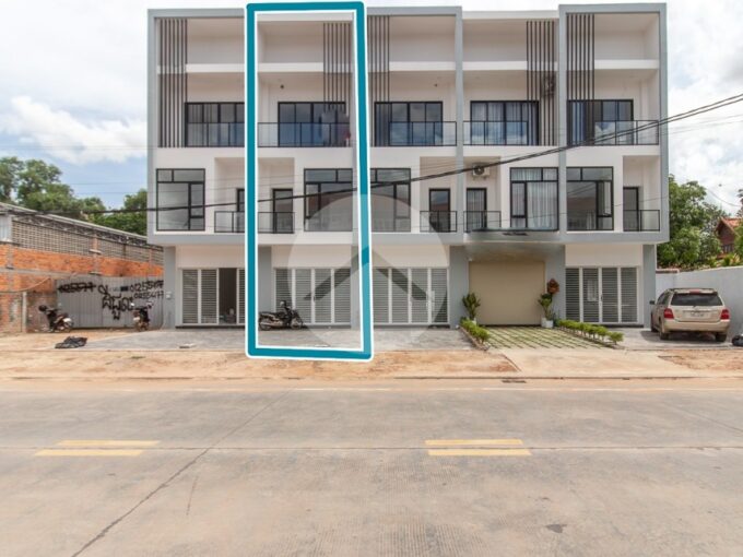 4 Bedroom Shophouse For Sale - Sala Kamreuk