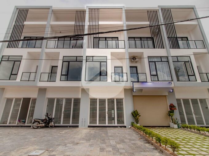 4 Bedroom Shophouse For Sale - Sala Kamreuk