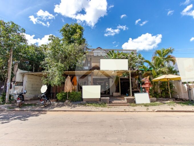 Commercial Shophouse For Rent - Wat Bo