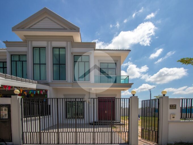 3 Bedroom Villa For Sale - Svay Thom