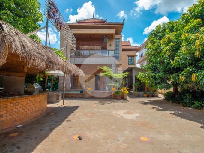 5 Bedroom Villa For Rent - Sala Kamreuk