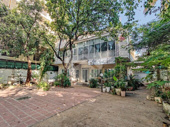 13 Room Commercial Villa For Rent - Boeung Keng Kang 1