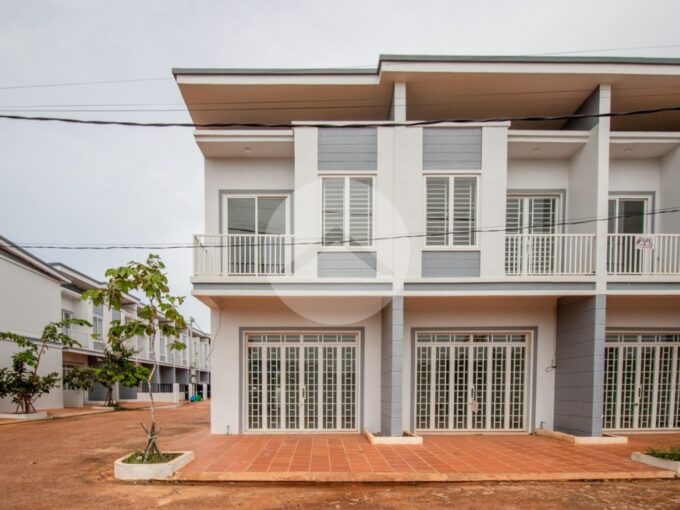 2 Bedroom House For Sale - Chreav