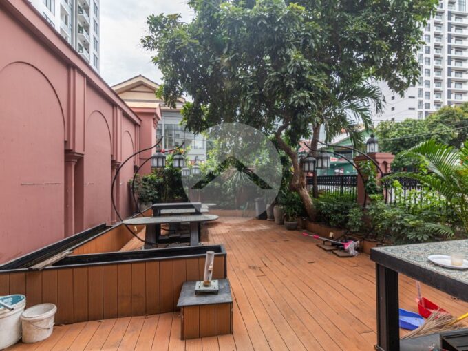 723 Commercial Villa For Rent - BKK1