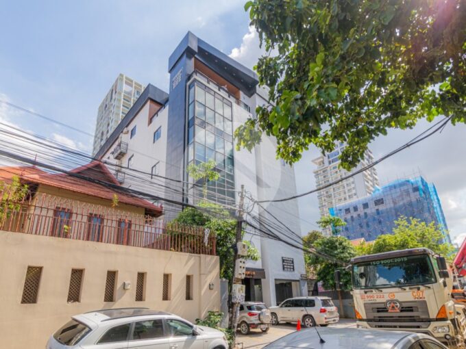 125 Sqm Office Space For Rent - BKK1