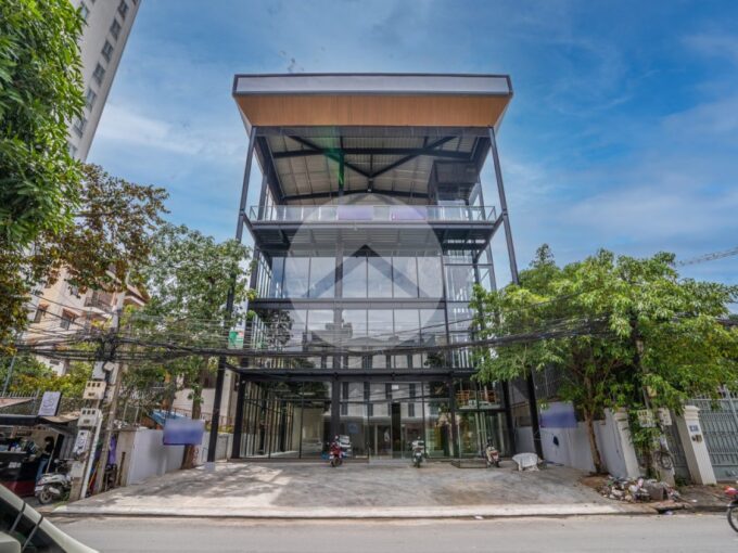 1440 Sqm Commercial Building  For Rent - BKK1