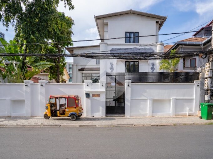14 Bedroom Commercial Villa For Rent - BKK1