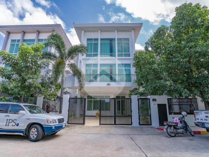 6 Bedroom Villa For Rent - Tonle Bassac