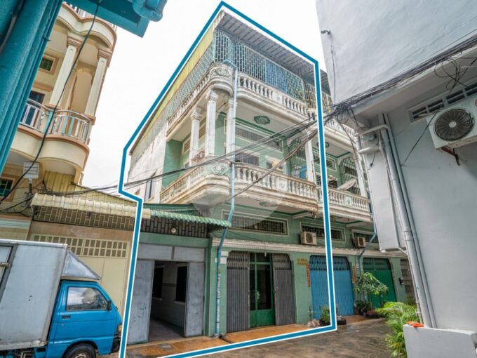 3 Bedroom Flat for Sale near Olympic Stadium