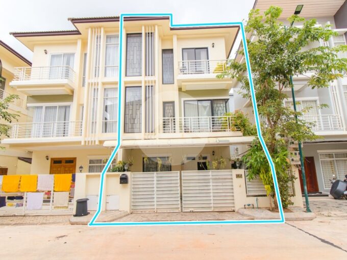 3 Bedroom Villa For Rent - Svay Dangkum