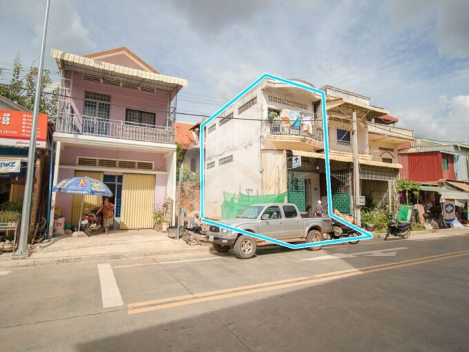 3 Bedroom Shophouse For Sale - Sala Kamreuk