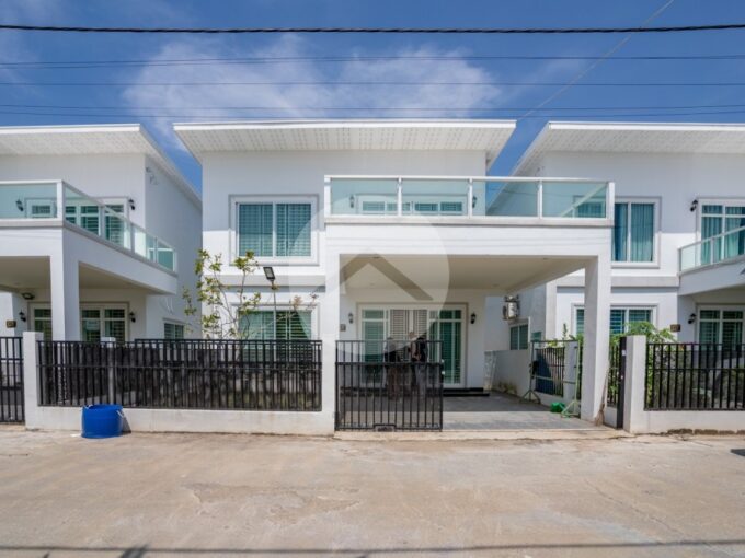 4 Bedroom Villa For Rent -  Snaor