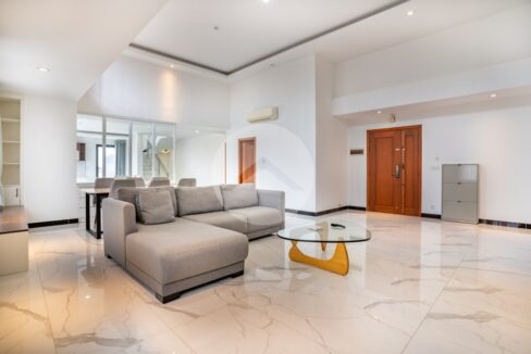 3 Bedroom Serviced Apartment For Rent - Beoung Raing