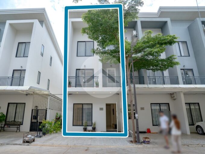 4 Bedroom Link House Side Unit For Sale - Borey Arata