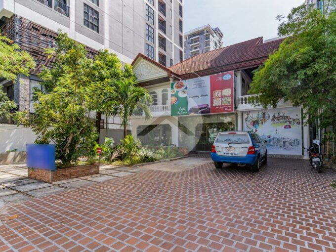 5 Bedroom Commercial Villa - BKK1