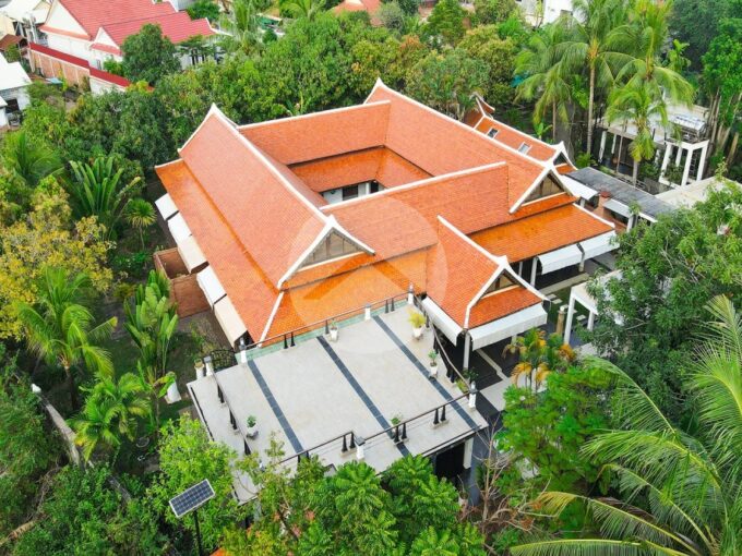 7 Bedroom Luxury Estate For Sale - Svay Dangkum