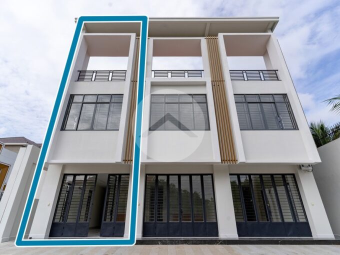 2 Bedroom Shophouse For Rent - Borey Merry Home