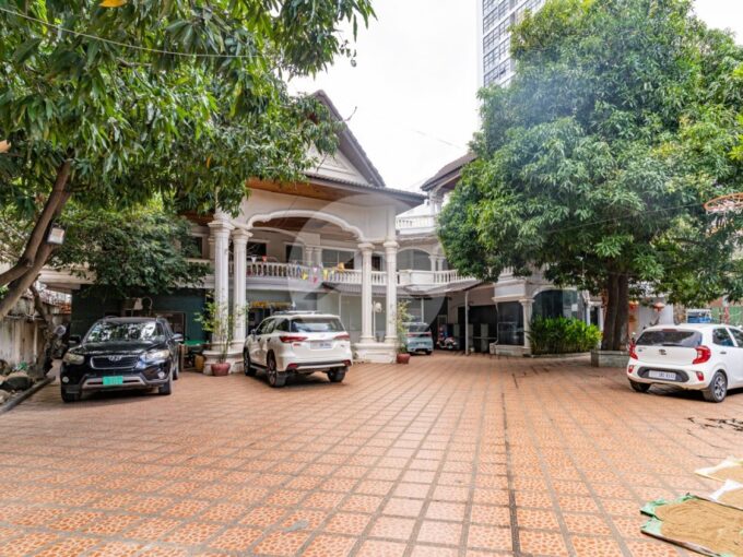 10 Bedroom Commercial Villa For Rent - Toul Kork