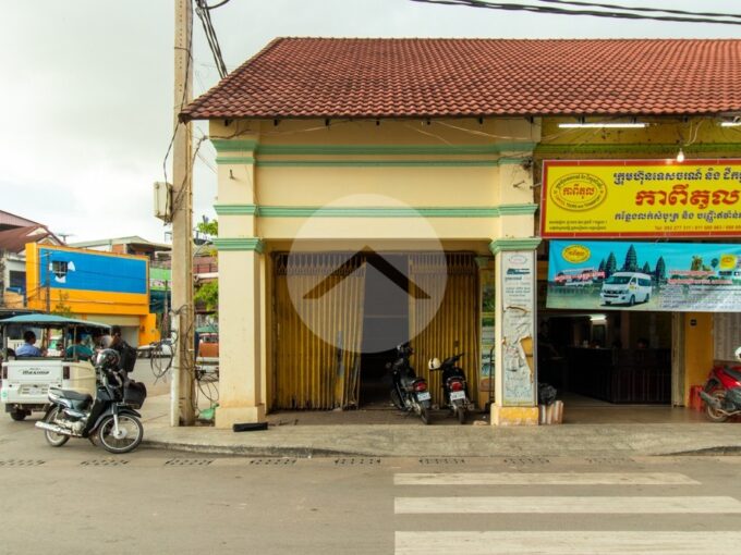 80 Sqm Commercial Space for Rent - Pub Street