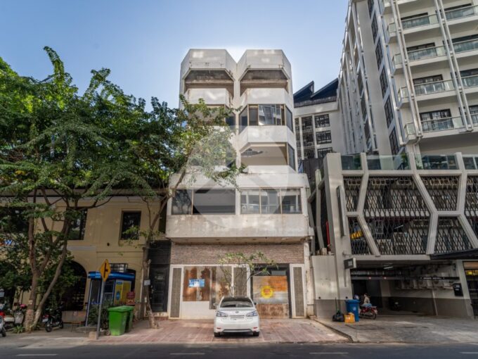 Double Shophouse For Rent - Along Riverside