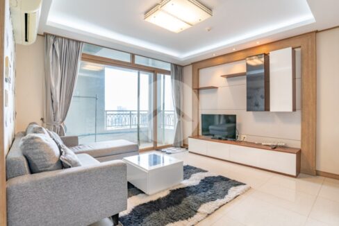 1 Bedroom Condo For Rent - De Castle Royal