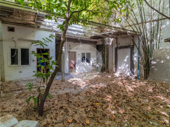 11 Bedroom Commercial Villa For Rent - Daun Penh