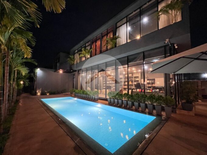 4 Bedroom Luxury Villa For Sale - Svay Dangkum