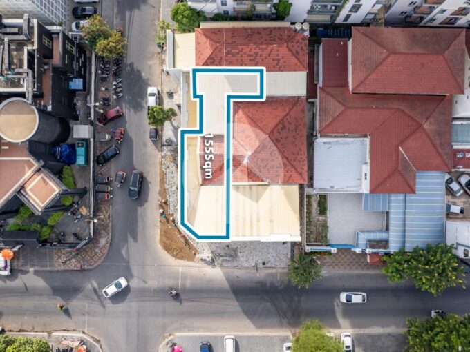 155 Sqm Retail Space For Rent - BKK1