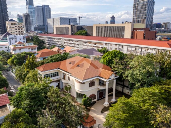11 Bedroom Commercial Villa For Rent in 7 Makara