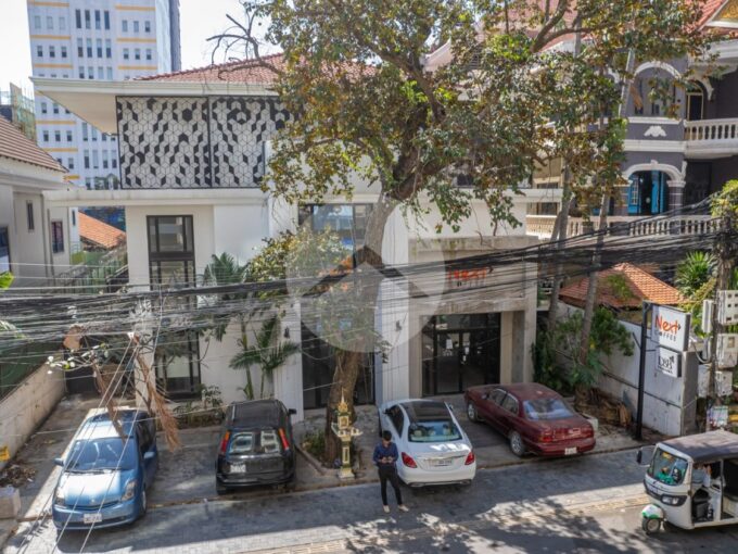900 Sqm Commercial Space For Rent - BKK1